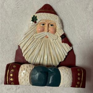Christmas Santa displays cards or greens on table/wall. Resin/wood.  Holly